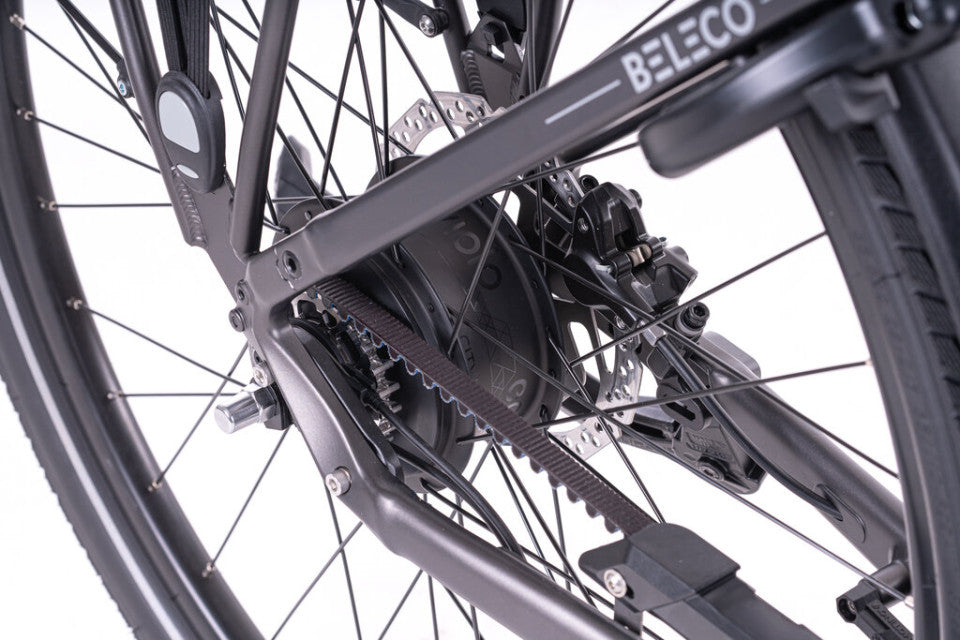 Elektrische herenfiets Levit Beleco 3 Overstep 2026 met middenmotor en riemaandrijving