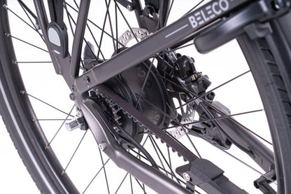 Elektrische herenfiets Levit Beleco 3 Overstep 2026 met middenmotor en riemaandrijving