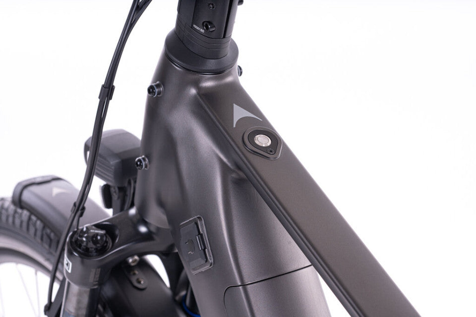 Elektrische herenfiets Levit Beleco 3 Overstep 2026 met middenmotor en riemaandrijving