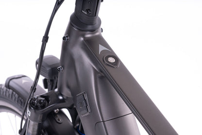 Elektrische herenfiets Levit Beleco 3 Overstep 2026 met middenmotor en riemaandrijving