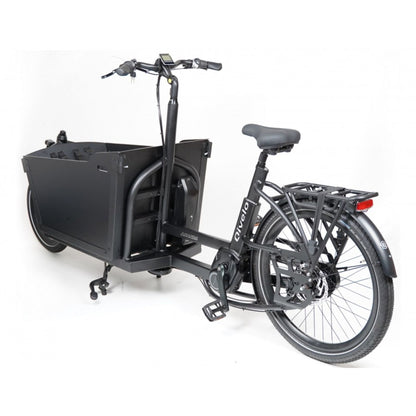 Elektrische bakfiets Qivelo Ananda Twowheel in mat zwart met twee wielen en ruime bak