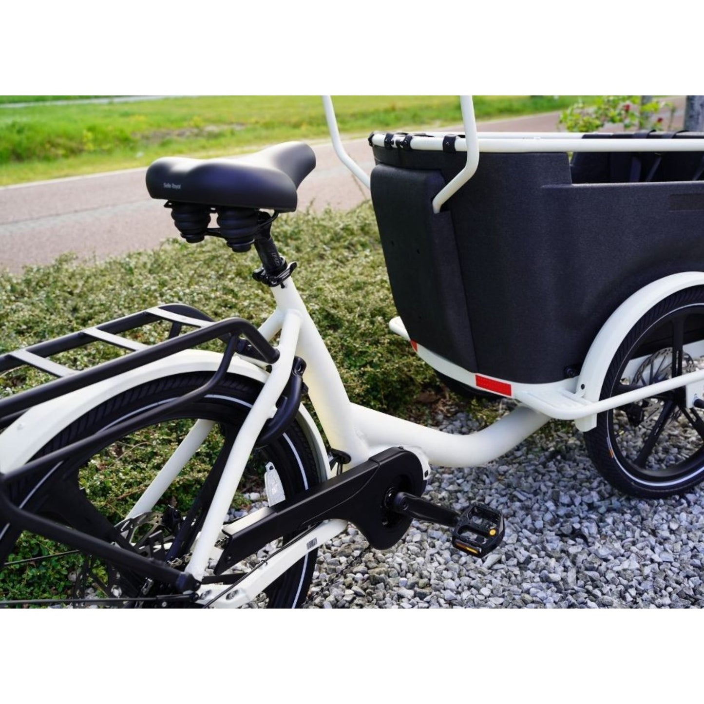 Elektrische bakfiets hond – ruime EPP-bak met instapdeurtje Van Rixtel Urban Plus