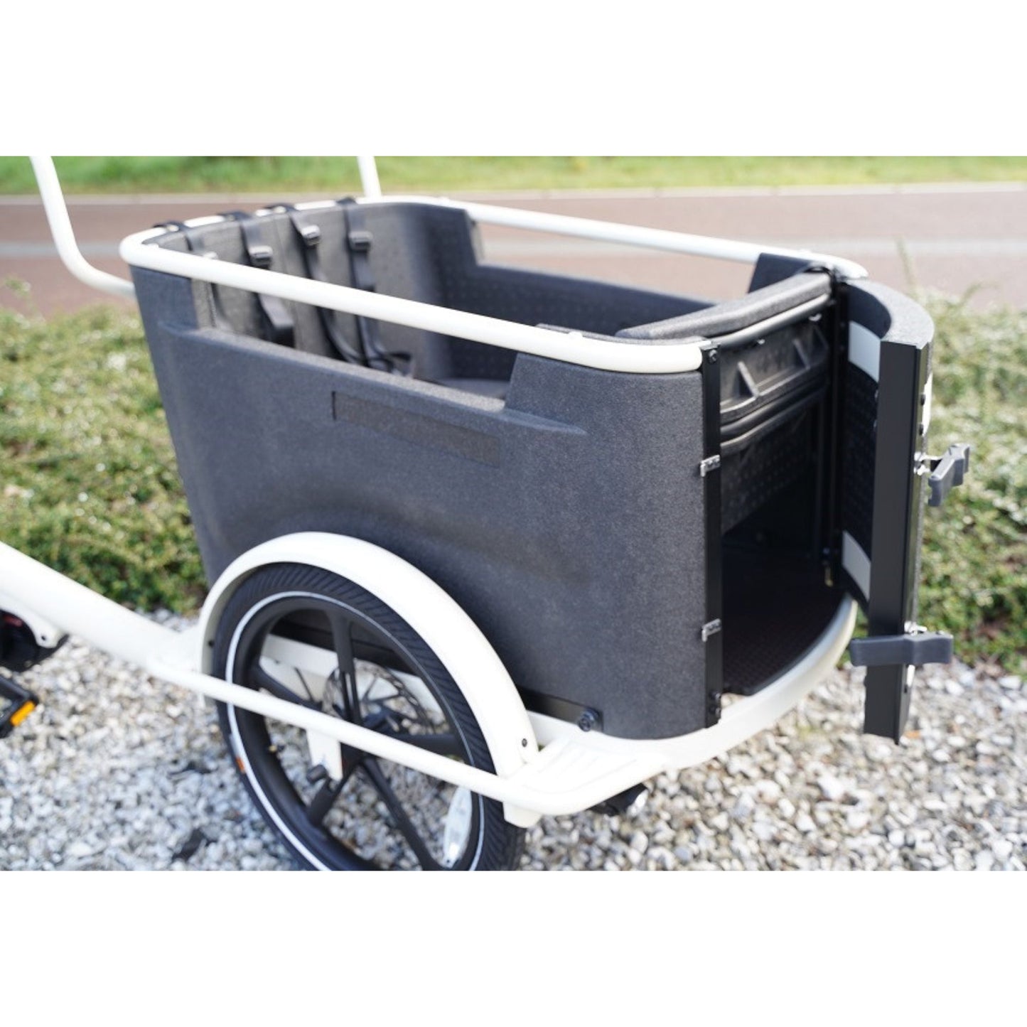 Elektrische bakfiets hond – ruime EPP-bak met instapdeurtje Van Rixtel Urban Plus