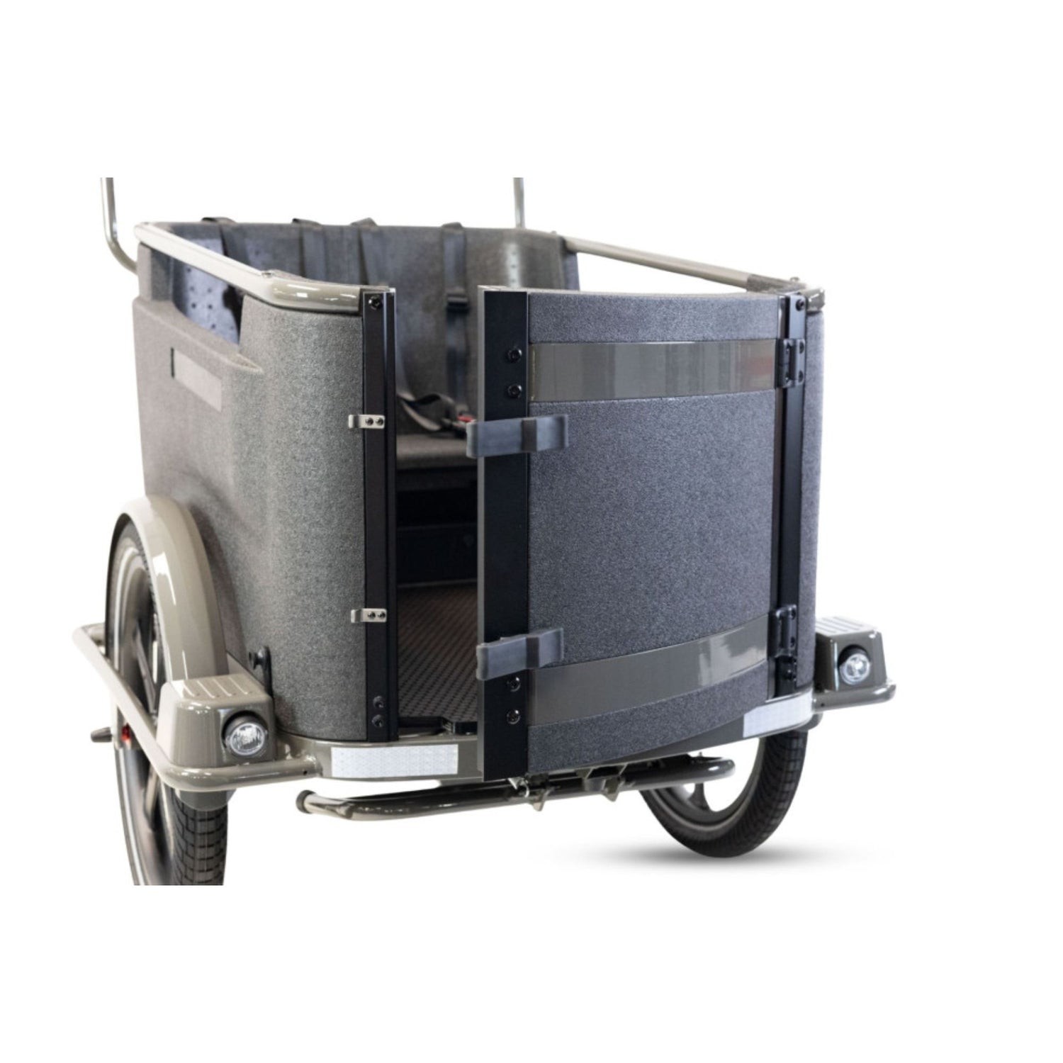 Elektrische bakfiets driewieler Van Rixtel Family met ruime gezinsbak en veiligheidsdeurtje
