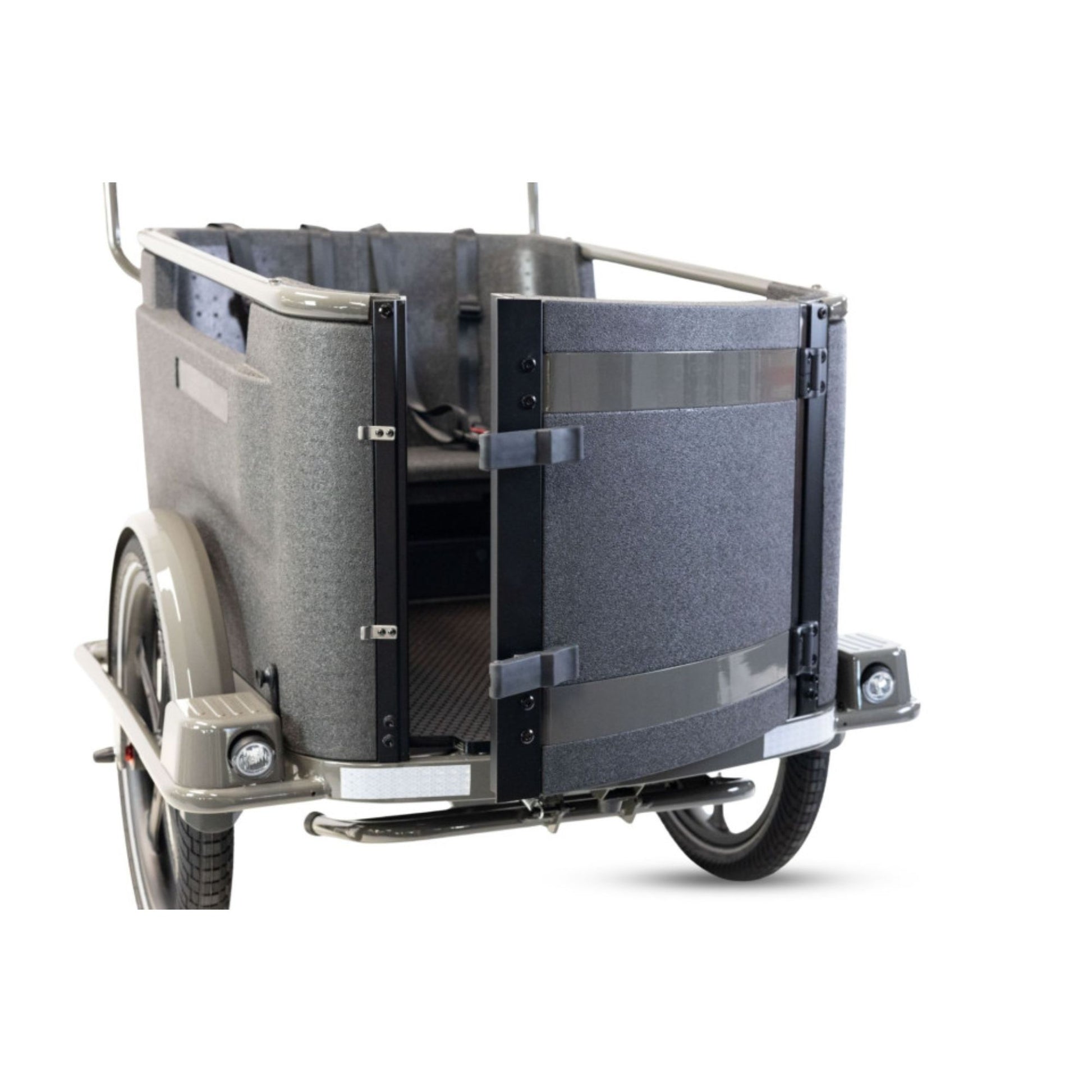 Elektrische bakfiets driewieler Van Rixtel Family met ruime gezinsbak en veiligheidsdeurtje